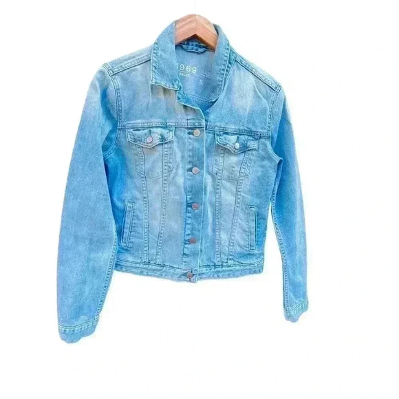 Women’s Gap 1969 Distressed Denim Jacket•Light Wash•Preowned Great Condition• - Picture 1 of 11